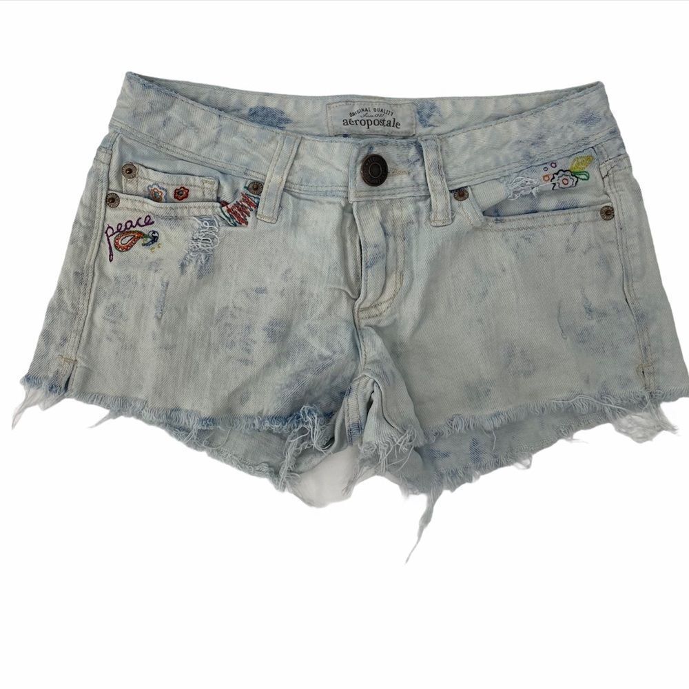 Aeropostale light wash embroidered festival‎ shorts